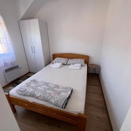 Tesla Centar Free Parking * فرانيي