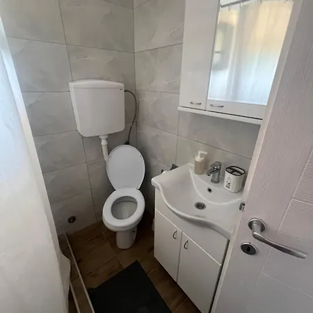 Tesla Centar Free Parking